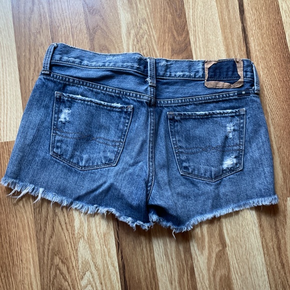 Women Size 0-25 Lucky Brand The Cut Off Denim Distressed Short Shorts - Picture 3 of 6